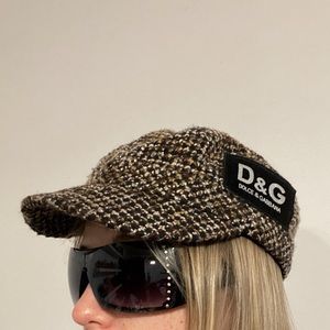 2000s D&G Dolce and Gabbana wool tweed style paper boy pop princess hat.